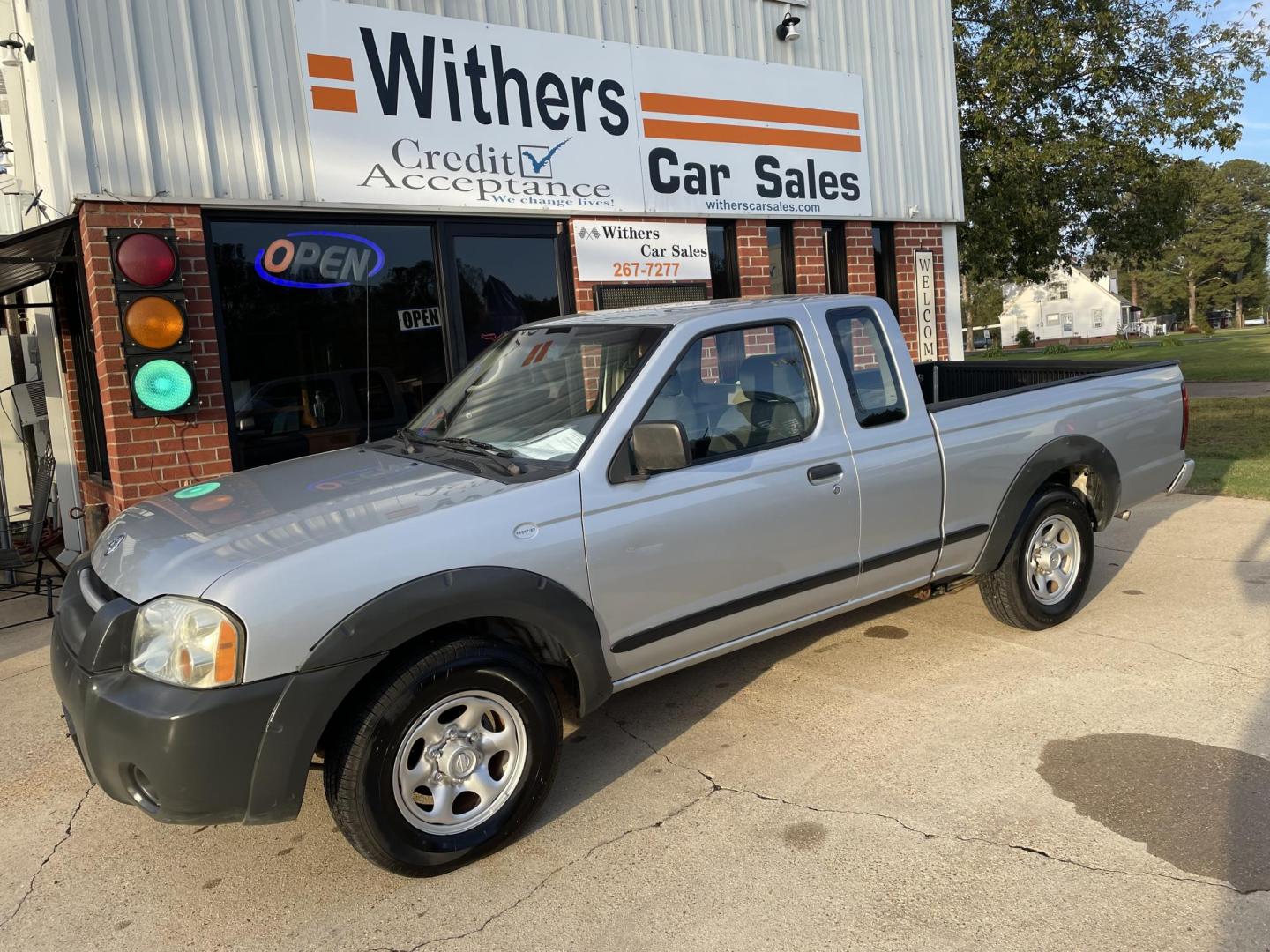 2003 Silver /Gray Nissan Frontier King Cab 2WD (1N6DD26T33C) with an 2.4L L4 DOHC 16V engine, Standard transmission, located at 204 Hwy. 16 East, Carthage, MS, 39051, (601) 267-7277, 0.000000, 0.000000 - Photo#0