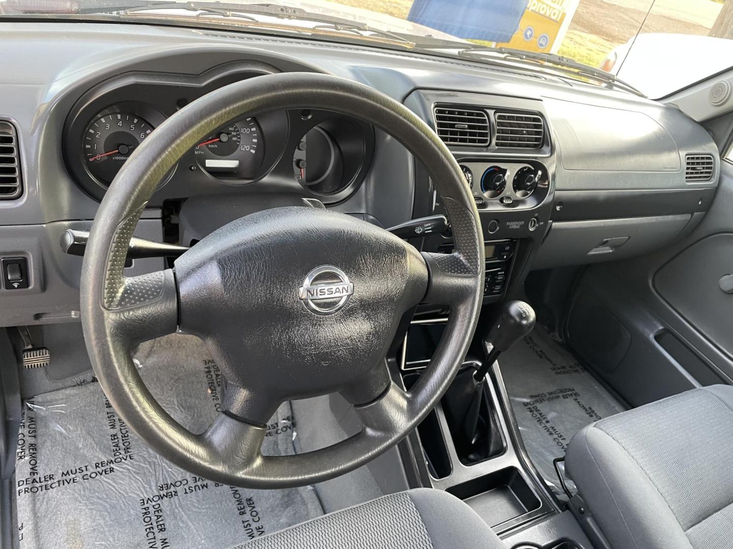 2003 Silver /Gray Nissan Frontier King Cab 2WD (1N6DD26T33C) with an 2.4L L4 DOHC 16V engine, Standard transmission, located at 204 Hwy. 16 East, Carthage, MS, 39051, (601) 267-7277, 0.000000, 0.000000 - Photo#5