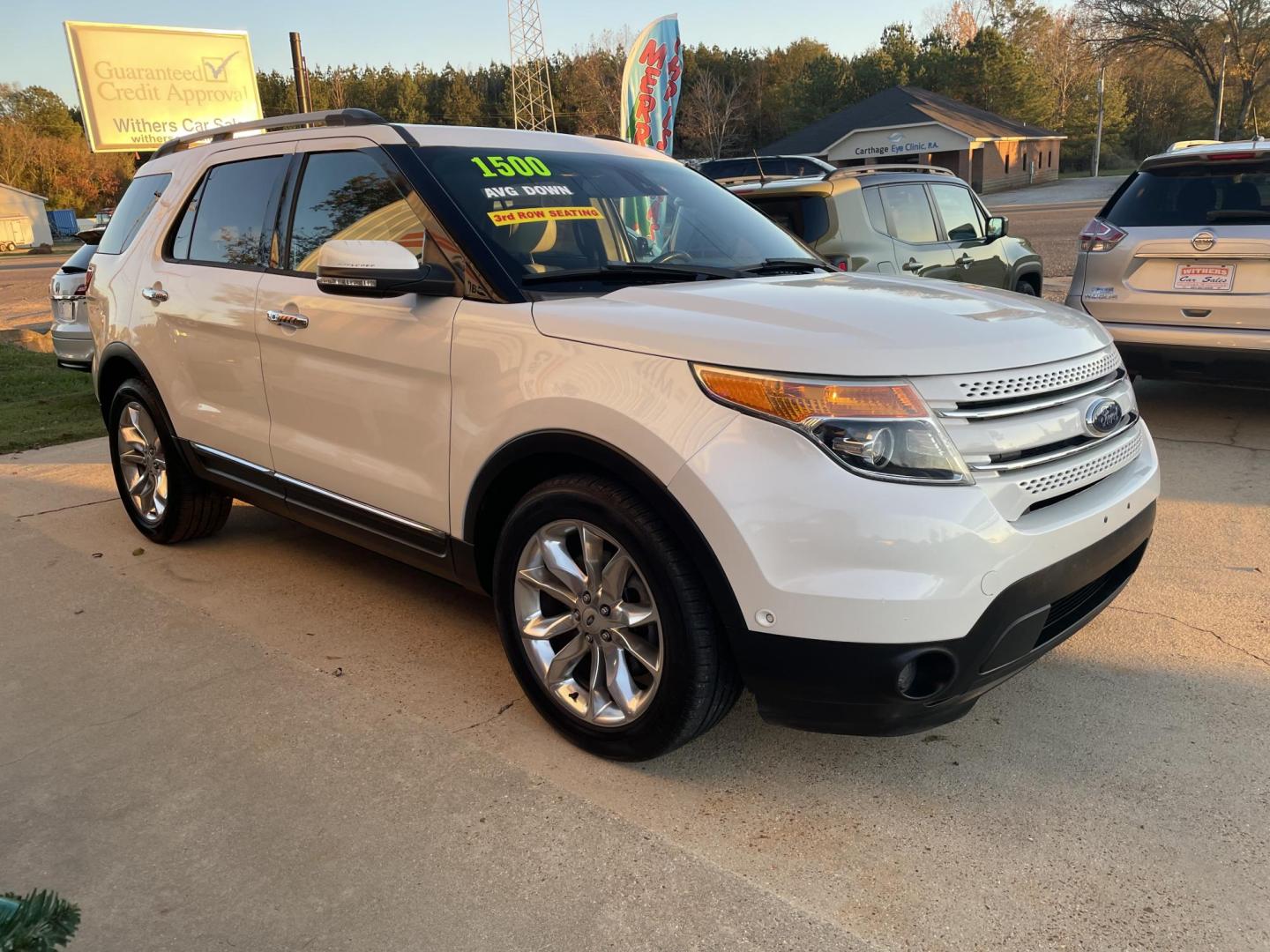 2015 White /Beige Ford Explorer Limited FWD (1FM5K7F88FG) with an 3.5L V6 DOHC 24V engine, 6-Speed Automatic transmission, located at 204 Hwy. 16 East, Carthage, MS, 39051, (601) 267-7277, 0.000000, 0.000000 - Photo#2