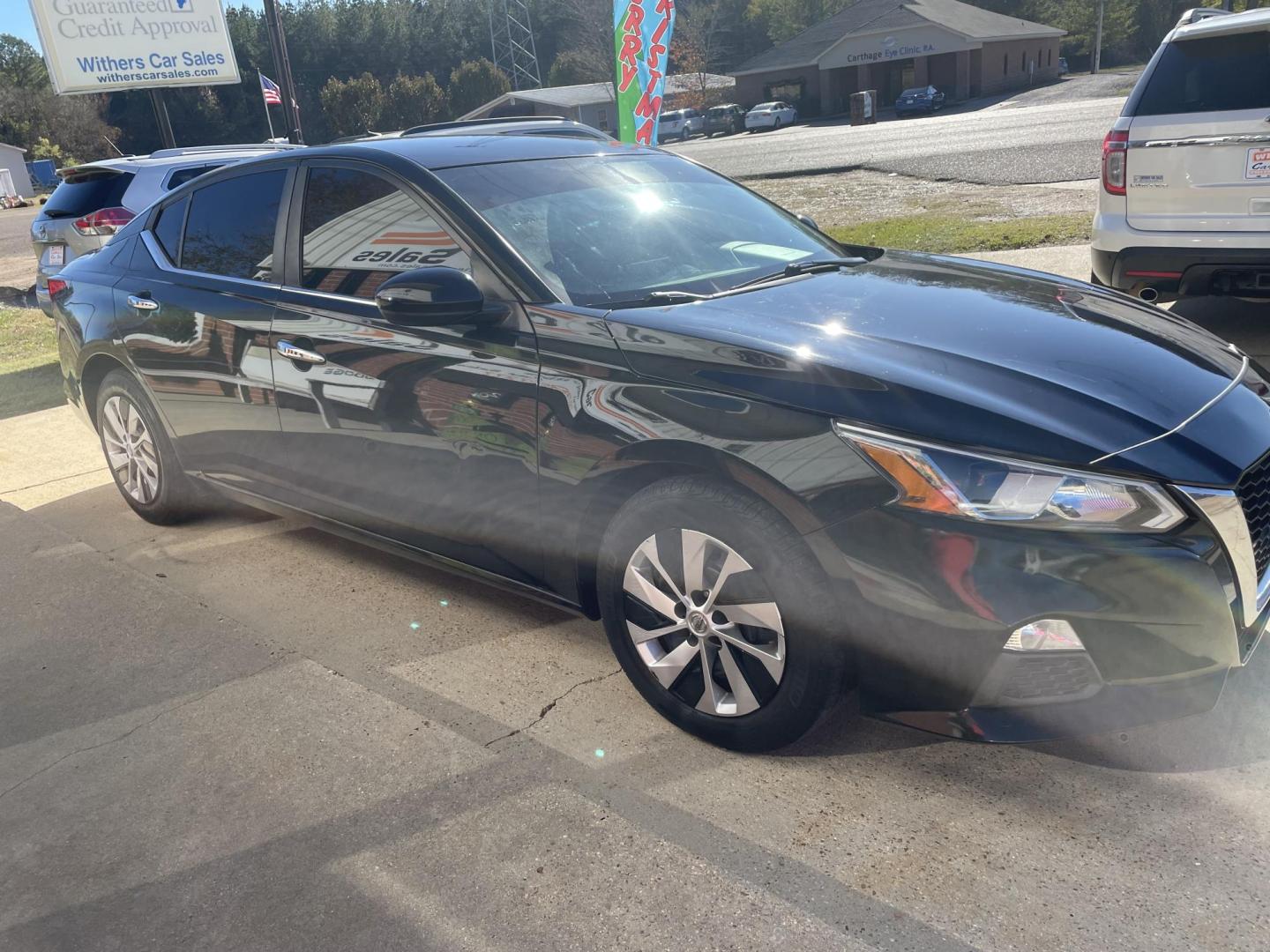 2020 Black /Gray Nissan Altima 2.5 S (1N4BL4BV6LN) with an 2.5L L4 DOHC 16V engine, CVT transmission, located at 204 Hwy. 16 East, Carthage, MS, 39051, (601) 267-7277, 0.000000, 0.000000 - Photo#1