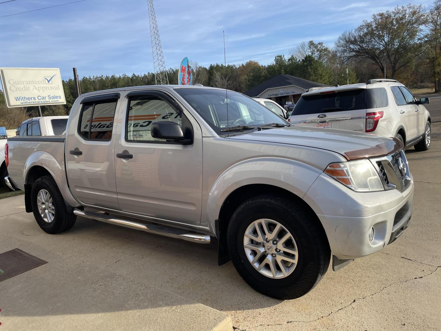 2015 Silver /Gray Nissan Frontier S Crew Cab 5AT 2WD (1N6AD0ER8FN) with an 4.0L V6 DOHC 24V engine, 5-Speed Automatic transmission, located at 204 Hwy. 16 East, Carthage, MS, 39051, (601) 267-7277, 0.000000, 0.000000 - Photo#1